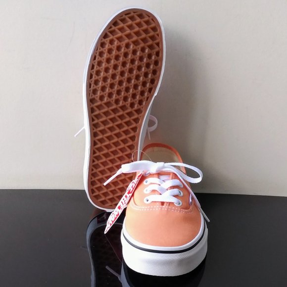 Vans Women's "Off the Wall" Classic Low Top Canvas Sneaker - Picture 11 of 13